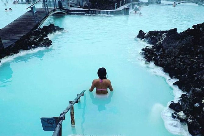 Private transfer Blue Lagoon relaxation round trip (entrance fee not included) - Pickup in Reykjavik: meet the chauffeur at your accommodation