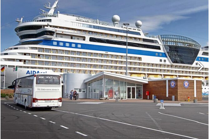 Private Transfer from Cruise Ship Port to Keflavik Int. Airport - Meeting your driver at the Reykjavik cruise port, without the scramble