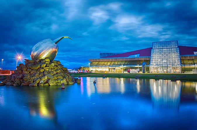 Private Transfer From Reykjavik to Blue Lagoon to KEF Airport - Price and value for a group of up to 7