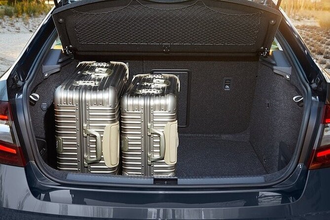 Private Transfer from Reykjavik to Reykjavik Airport KEF by Sedan - Meet your chauffeur in Reykjavik City (hotel hall or door)