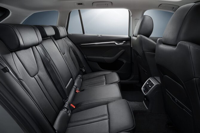 Private Transfer from Reykjavik to Reykjavik Airport KEF by Sedan - Skoda Octavia or similar, up to 3 passengers