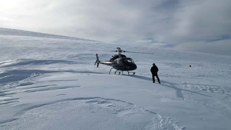 Proposal on a Glacier - Landing on Þórisjökull: what you should expect