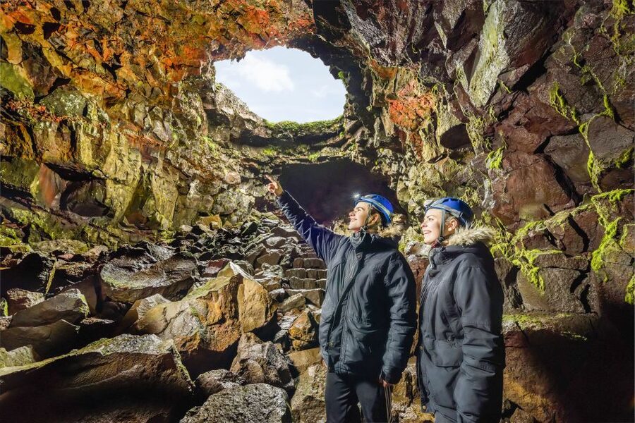 Raufarhólshellir Lava Tunnel: Underground Expedition - The pitch-black moment: why turning off the lights is the best part