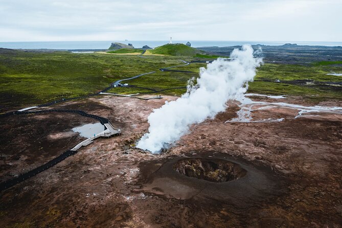 Reykjanes Explorer: Airport Transfer with Sightseeing Adventure - How the Reykjavik-to-airport transfer actually works