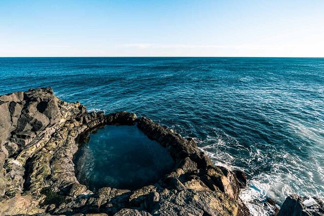 Reykjanes Explorer: Airport Transfer with Sightseeing Adventure - Blue Lagoon photo stop: you get the vibe, not the full visit