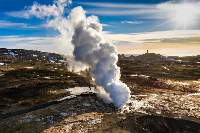 Reykjanes Explorer: Airport Transfer with Sightseeing Adventure - Price and value: $722.31 per group for a transfer plus admissions