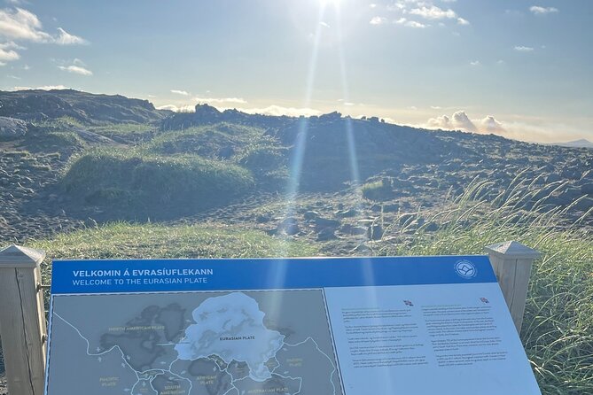 Reykjanes Peninsula Private Tour - Stop 2: Kleifarvatn Lake, shrinking after earthquakes and a Cold War clue