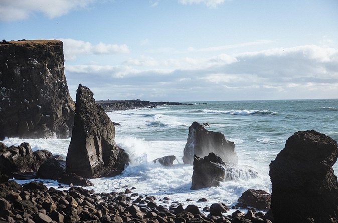 Reykjanes Peninsula Private Volcano Hike and Sky Lagoon Spa Tour - Should you book the Reykjanes Volcano and Sky Lagoon tour?