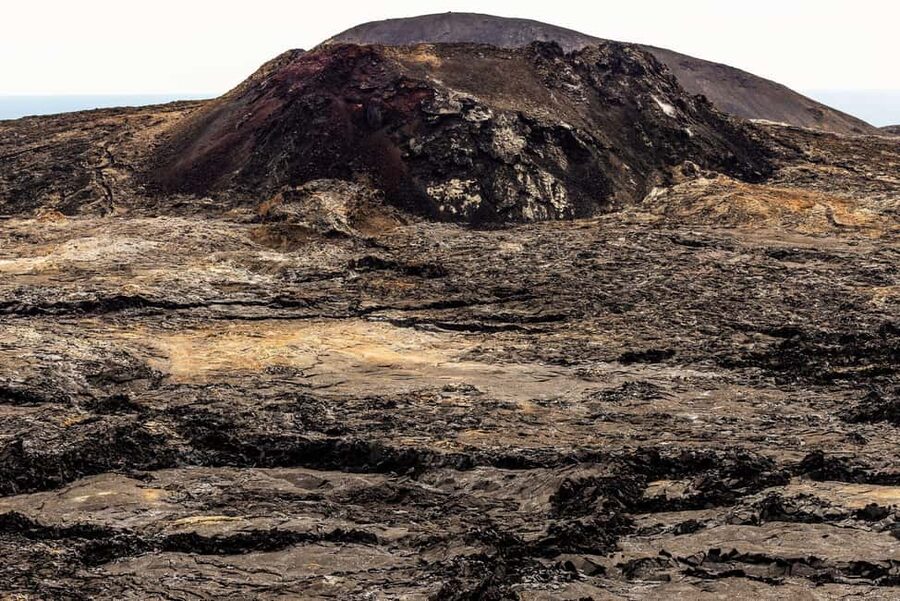 Reykjanes Peninsula: Super Jeep Volcano Shuttle Tour - Stop 1: Geldingadalir Volcano and the 2021 lava fields