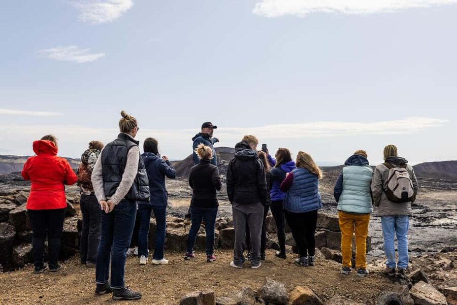 Reykjanes Peninsula: Super Jeep Volcano Shuttle Tour - The best moment: feeling the heat and touching new lava