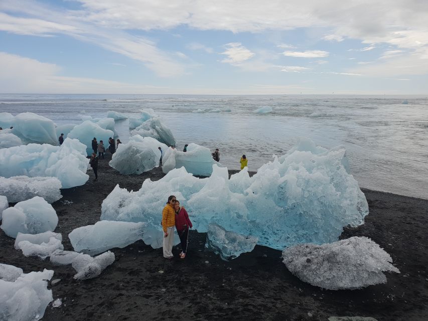 Reykjavík: 2-Day Tour with Icebergs, Glaciers & Waterfalls - Guides, Bus Comfort, and the Small Stuff That Keeps It Smooth