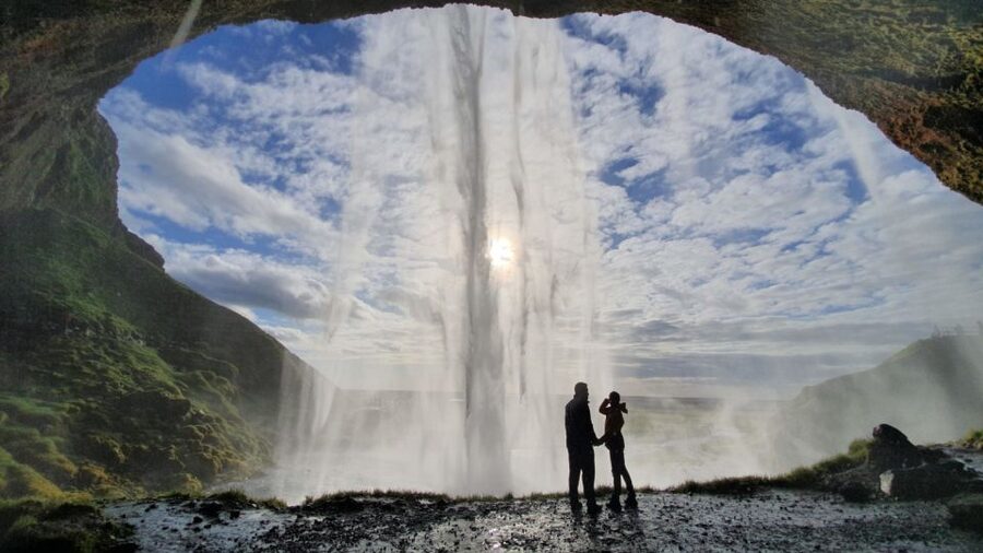 Reykjavík: 2-Day Tour with Icebergs, Glaciers & Waterfalls - Your Overnight in the Countryside: Why It Improves the Trip