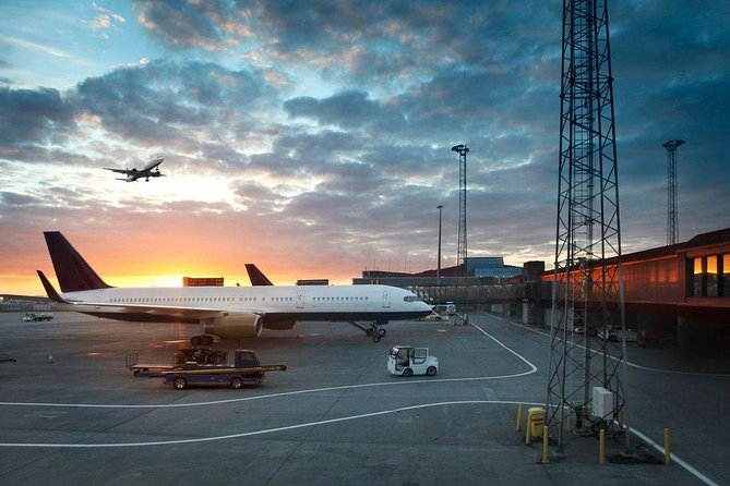 Reykjavik area to Keflavik Private Luxury Airport Transfer - The Business-Class Car: Comfort That Actually Helps