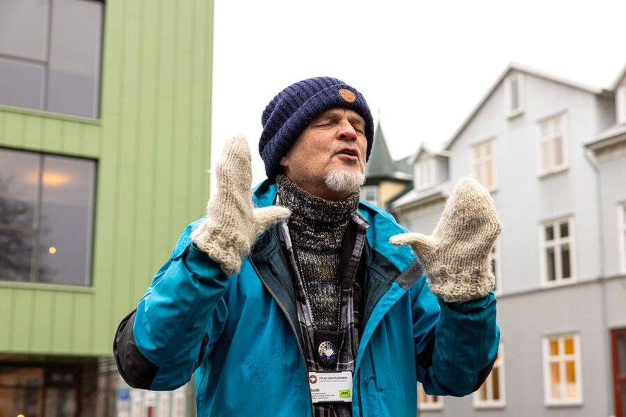 Reykjavik: Feline-Focused City Walking Tour - Ingólfstorg and Gyllti kötturinn: The First Clues in the Cat Story