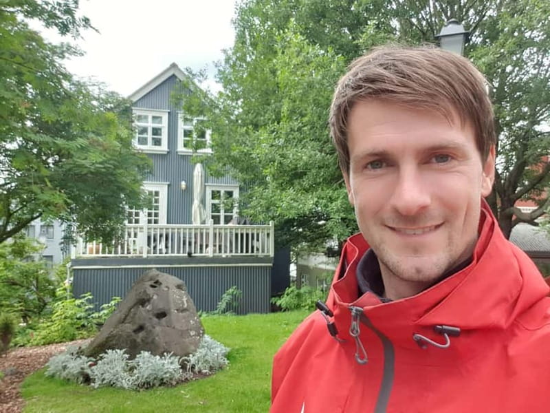 Reykjavik: Food Tour by locals - The 3-hour price and value: what $141 buys you in reality