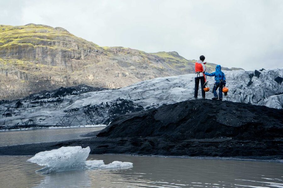 Reykjavik: Glacier Hike, Waterfalls and Black Sand Beach - Skógafoss and the art of timing your waterfall photos