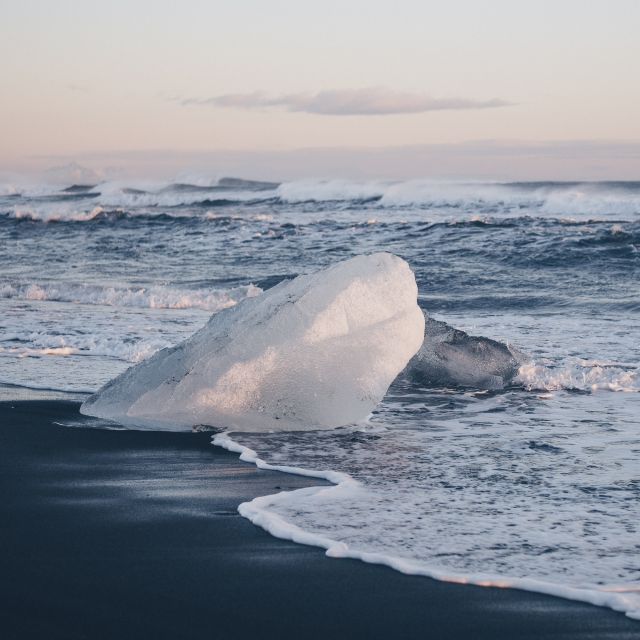 Reykjavik: Glacier Lagoon Boat Ride & Diamond Beach Day Tour - Skaftafell National Park Lunch Stop, More Than Just a Meal