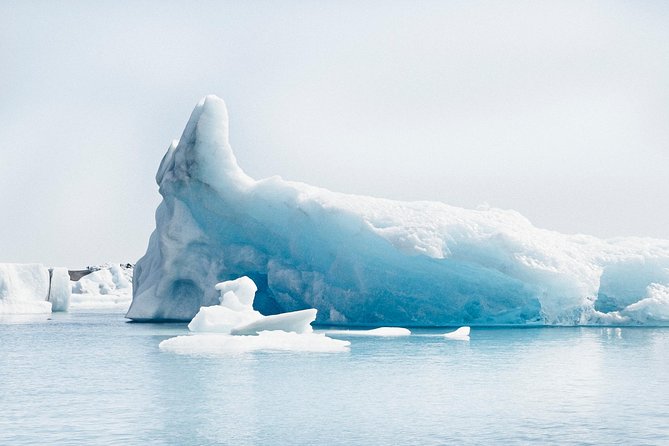 Reykjavik: Glacier Lagoon Boat Ride & South Coast Full Day Tour - Vík stop: a short taste of coastal Iceland, not a full meal plan