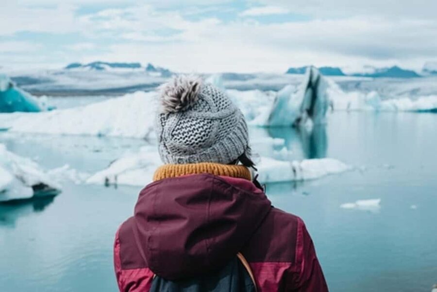 Reykjavik: Glacier Lagoon, Diamond & Black Beach 冰岛冰河湖中文一日团 - Vík lunch and warm-up break that keeps the day from breaking you