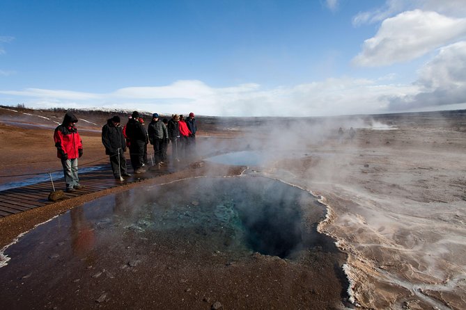 Reykjavik: Golden Circle and Northern Lights Small-Group Tour - The Reykjavik break: use it for dinner and regrouping