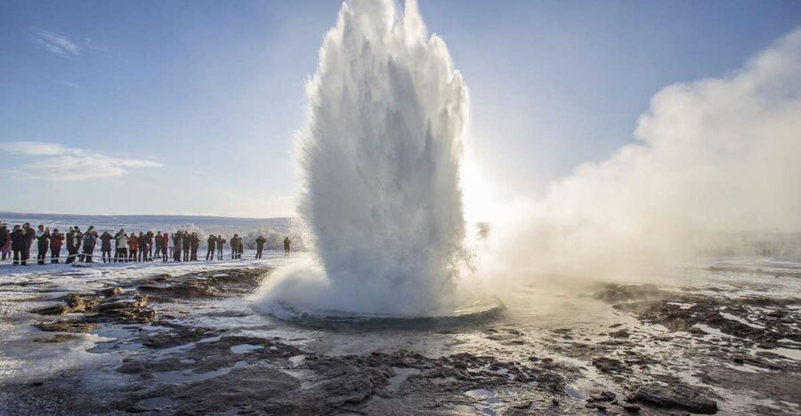 Reykjavík: Golden Circle, Bruarfoss, and Kerid Crater Tour - From Miðborg Pickup to Þingvellir: Why This Stop Feels Bigger Than It Looks