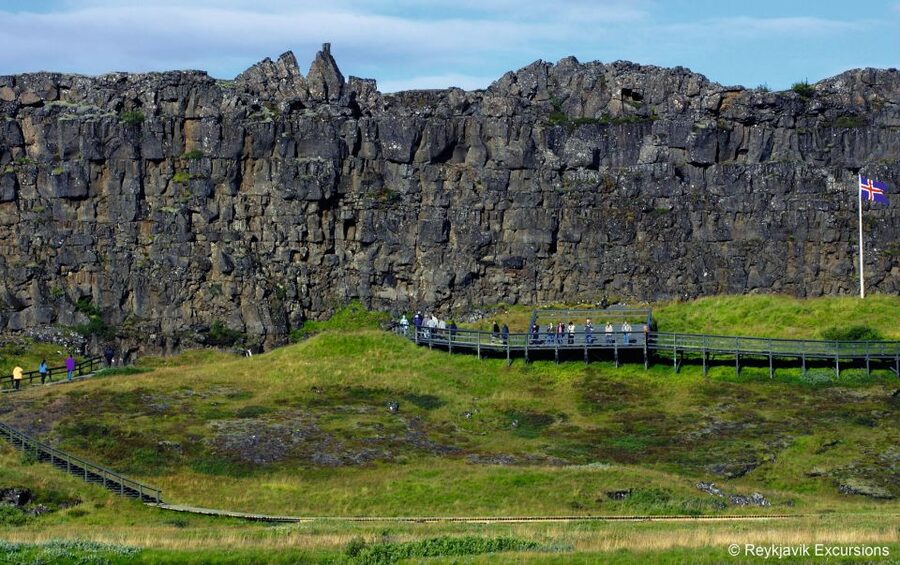 Reykjavik: Golden Circle Tour and Blue Lagoon Admission - Thingvellir National Park, tectonic plates and Iceland’s first parliament
