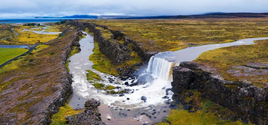 Reykjavik: Golden Circle & Waterfalls in Chinese冰岛黄金圈中文一日团 - Riding in a new coach with onboard WC and Wi‑Fi