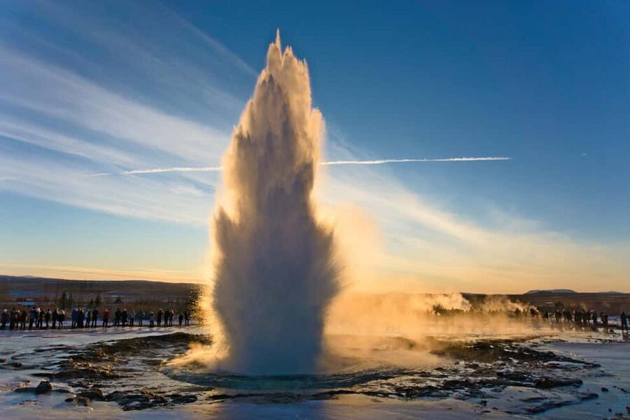 Reykjavik: Golden Circle & Waterfalls in Chinese冰岛黄金圈中文一日团 - Þingvellir National Park: UNESCO plates and a guided walk
