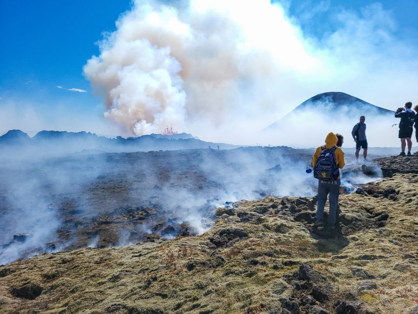 Reykjavík: Guided Afternoon Hiking Tour to New Volcano Site - Litli Hrutur: what to expect when it is erupting or smoldering
