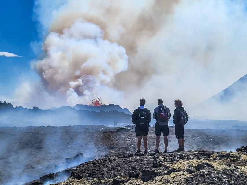 Reykjavík: Guided Afternoon Hiking Tour to New Volcano Site - How the guide storytelling changes the hike