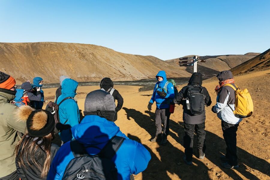 Reykjavik: Guided Tour to Volcano and Reykjanes Geopark - Lunch in Grindavík: plan for food on your own