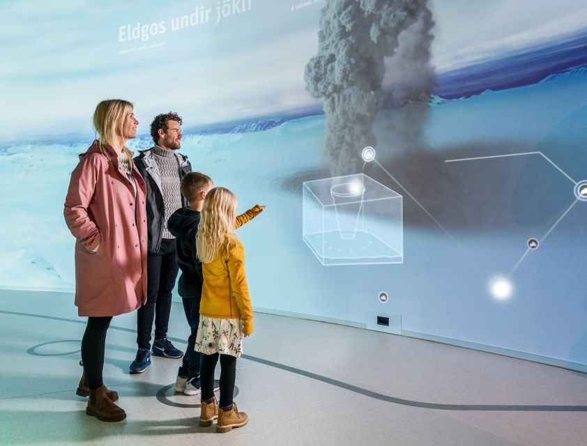 Reykjavík: Hop-On Hop-Off Bus and Perlan Museum Entry Ticket - Timing your Perlan slot: the one mistake to avoid