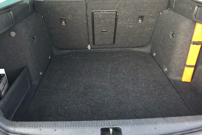 Reykjavik Iceland: Private Transfer to/from Keflavik Airport KEF - Onboard Wi-Fi: Small Comfort, Real Use