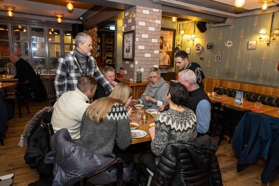 Reykjavik: Icelandic Food Tour - The first restaurant stop, and the comfort-food effect