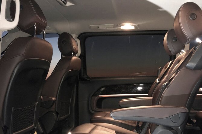 Reykjavik International Airport Private Arrival Transfer - The “Private” Part: Car, Minivan, and Real-World Capacity