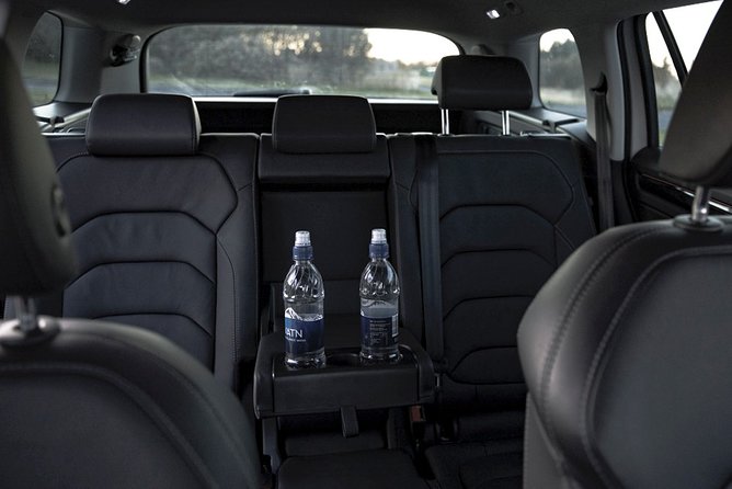Reykjavik International Airport Private Arrival Transfer - Avoiding the Most Common Expectation Mix-Ups