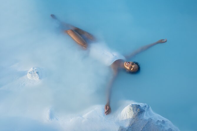 Reykjavik/Keflavik: Blue Lagoon Private Transfer - Inside the car: comfort, onboard Wi-Fi, and the small perks that add up