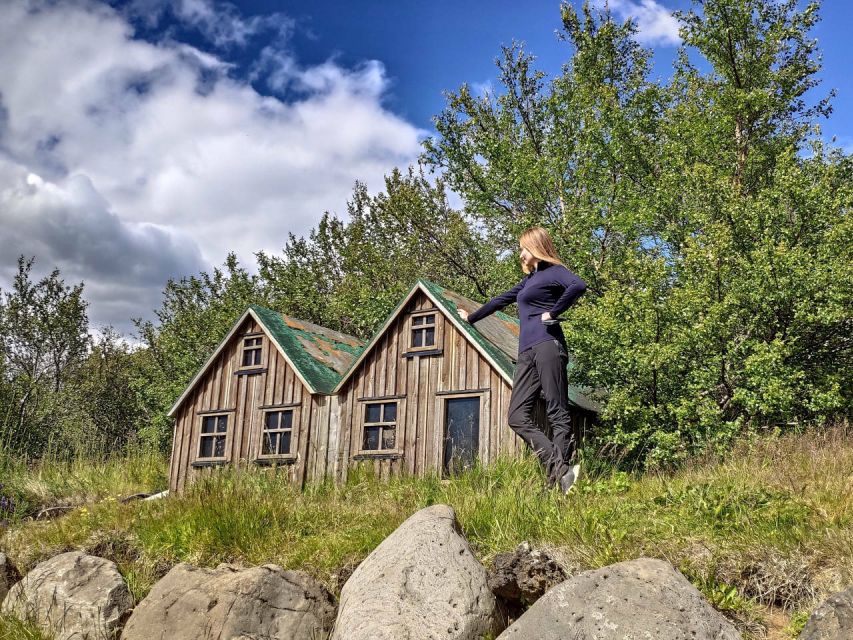 Reykjavik: Lava Cave, Hot Springs, Horses & Waterfalls Tour - Glanni Waterfall and Deildartunguhver: steam, sound, and a quick reality check
