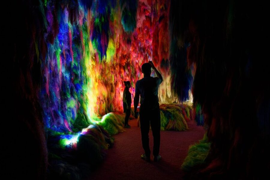 Reykjavík: Multi-Sensory Art Installation Chromo Sapiens - Cave 2: how the sound changes how you measure space