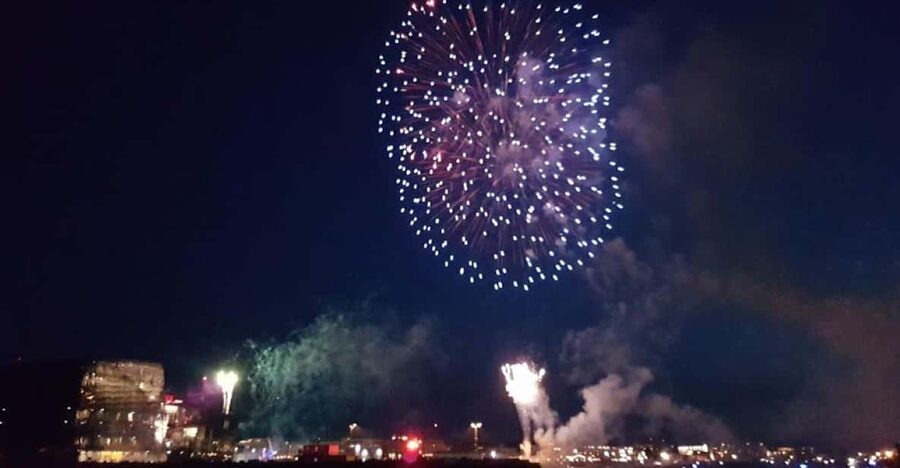 Reykjavík: New Year's Eve Northern Lights Yacht Cruise - New Year’s Eve from Reykjavik’s waterline