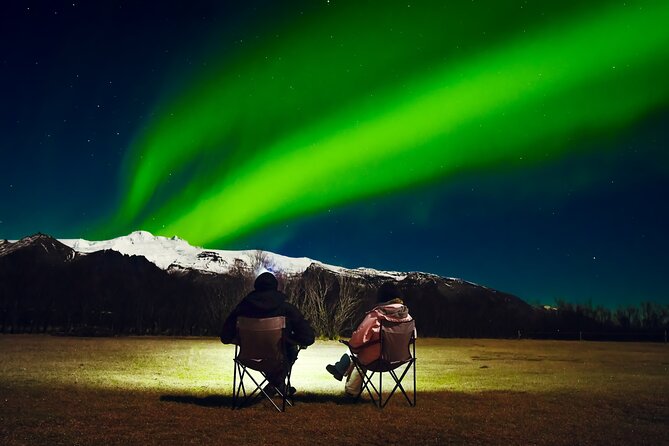 Reykjavik: Northern Lights Comfort Coach with Surprise - Where You Go and What You Do During the Night