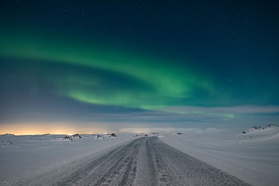 Reykjavík: Northern Lights Minibus Tour with Photos - Key highlights to know before you go