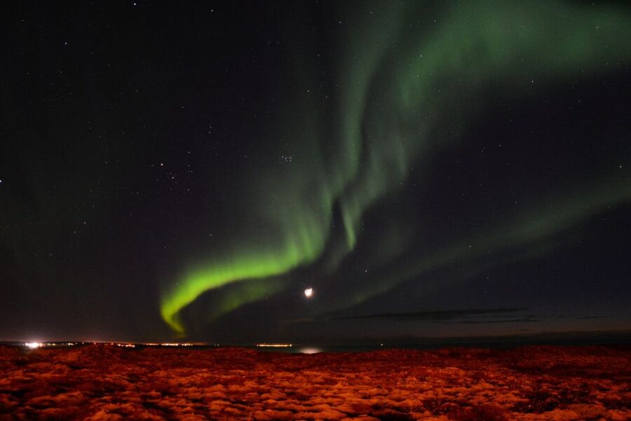 Reykjavik: Northern Lights Motor Yacht Cruise - Photography on a yacht: steady framing and wind management