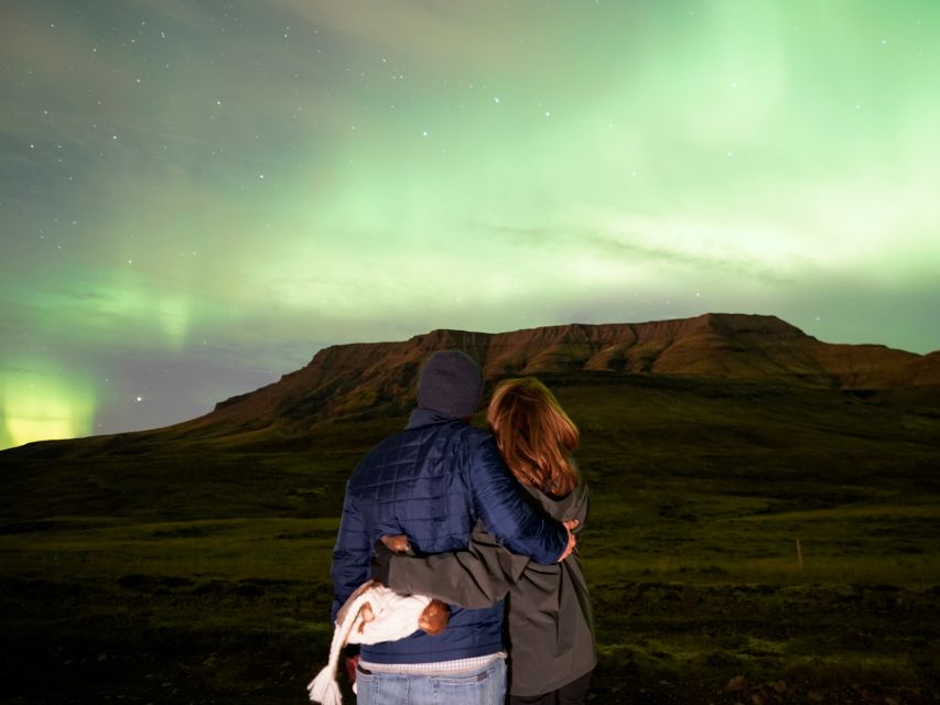 Reykjavik: Northern Lights Tour w/Pro Photos - Small Group - Price and Value at $148: What You’re Really Paying For