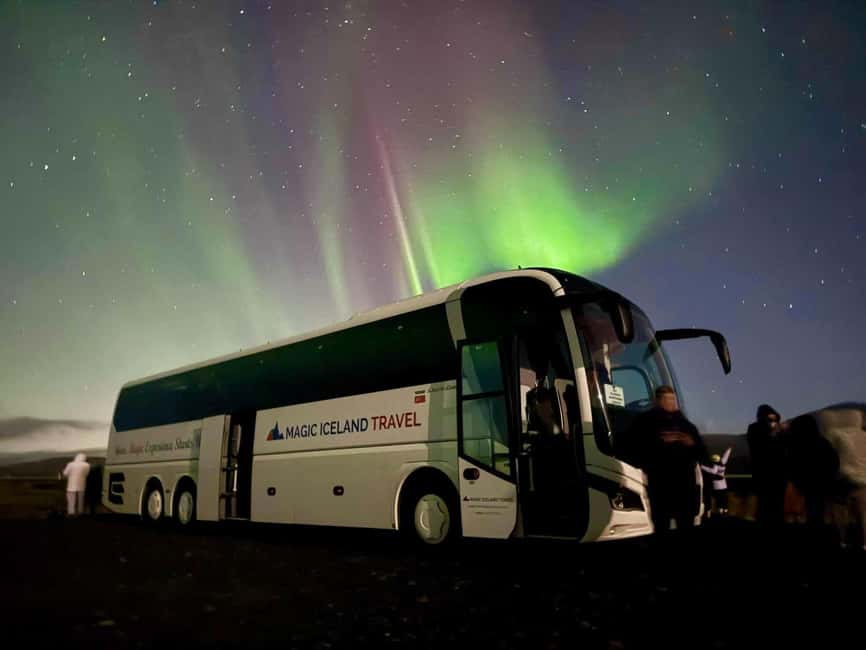 Reykjavik: Northern Lights Tour with Chinese Guide冰岛雷市中文极光团 - The Route Outside Reykjavik: Why Darker Skies Matter