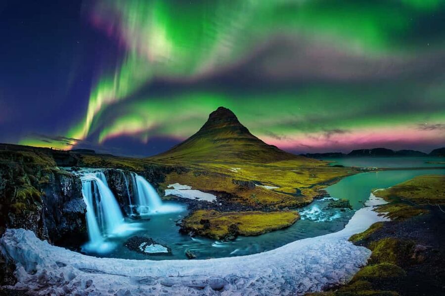 Reykjavik: Northern Lights Tour with Chinese Guide冰岛雷市中文极光团 - Staying Warm During Stops: Hot Drinks and a Built-In Break