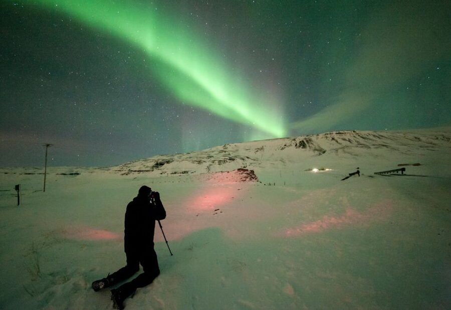 Reykjavik: Northern Lights Tour with Free Photos & Hot Cocoa - How the Northern Lights Hunt Works in 4 Hours