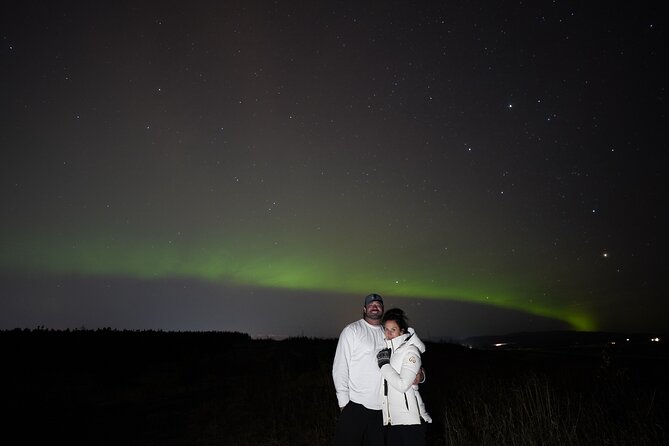 Reykjavik Northern Lights Tour with Pro Aurora Photos Small Group - What You Do During the Wait: Snacks, Cocoa, and Restroom Breaks