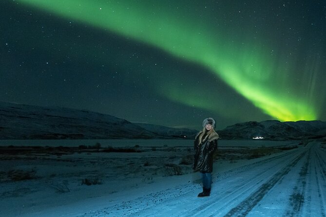 Reykjavik Private Northern Lights Tour with Pro Photographer - Pro photographer help, not just a camera shake