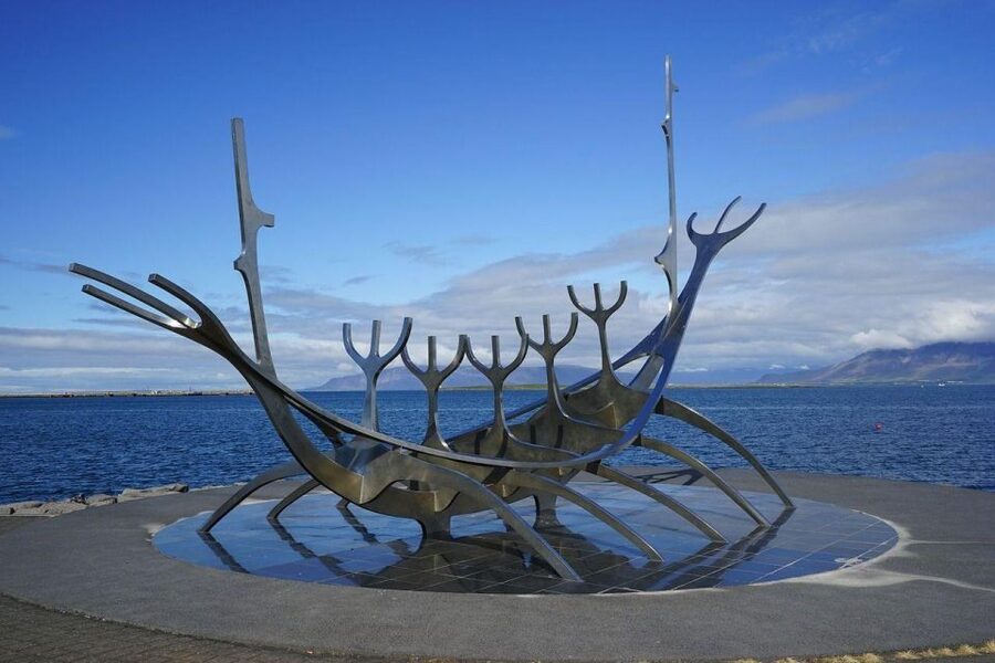 Reykjavik Private Walking Tour - Where the tour begins, Hallgrímskirkja and Leifur Eiriksson